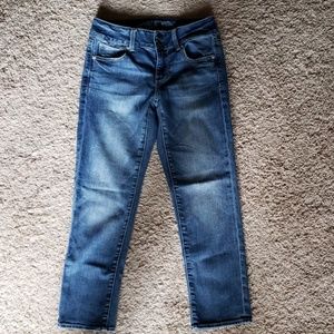 American Eagle Artist Crop